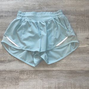 Really rare icing blue/ blue glow 2.5” lululemon hotty hots size 2!